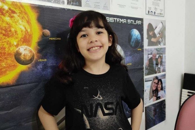 Brasileira de 8 anos que atua em projeto da NASA descobre 7 asteroides