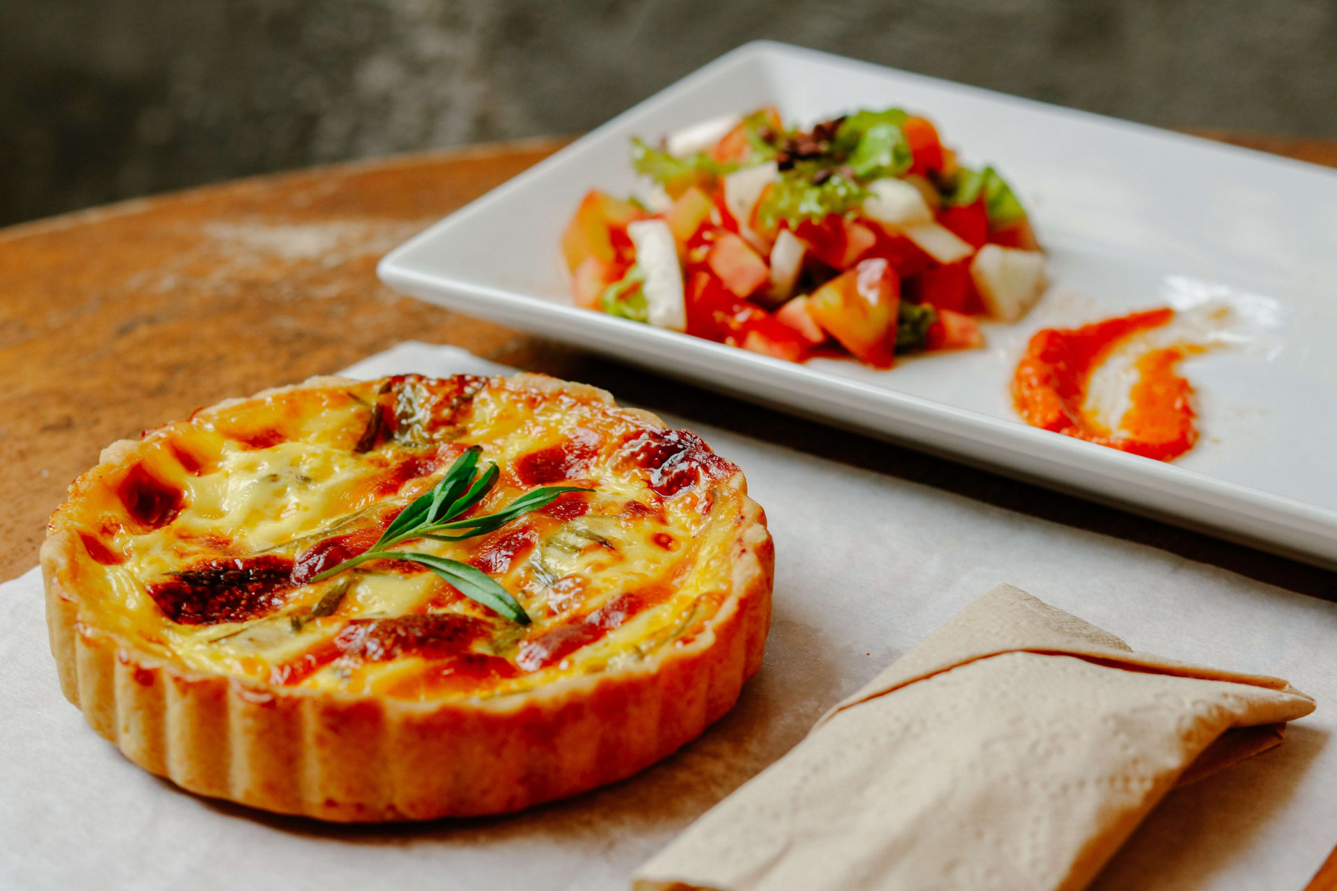 Receita de quiche de alho-poró facinha e que derrete na boca