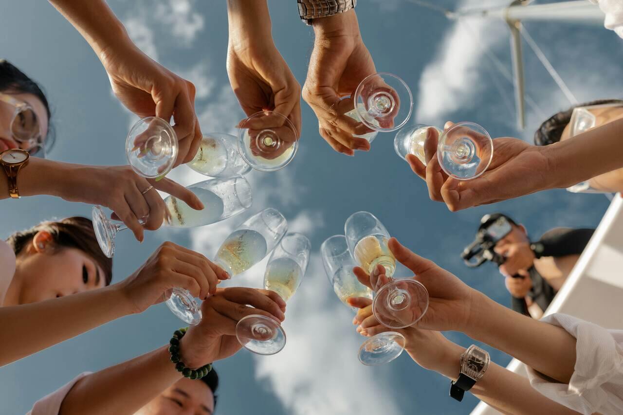83 frases de amigo secreto para deixar o presente melhorado