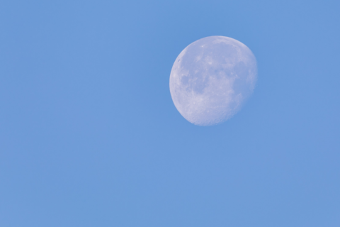 Fase da Lua de hoje, 27/04/2025: como acompanhar o ciclo lunar e o que pode ser visto no céu