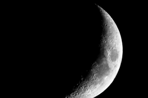 Fase da Lua de hoje, 25/04/2025: como acompanhar o ciclo lunar e o que pode ser visto no céu hoje