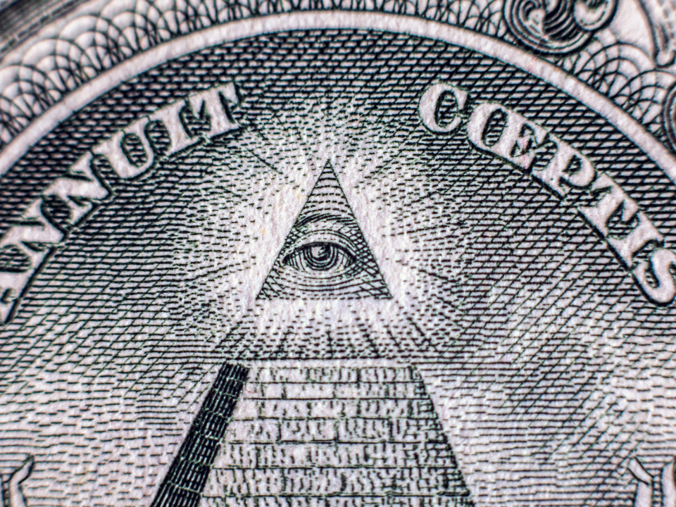 Olho que tudo vê: significado espiritual e quais influências ele tem na ...