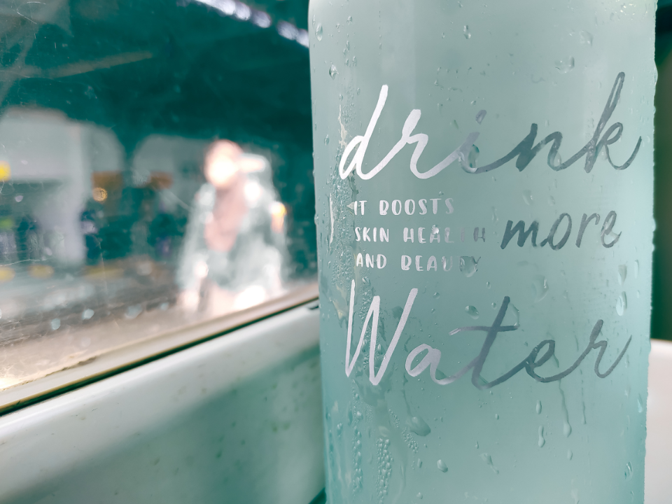 como-se-toma-agua