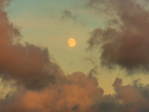 Fase da Lua de 28/05/2025: melhor momento para observar estrelas e planetas