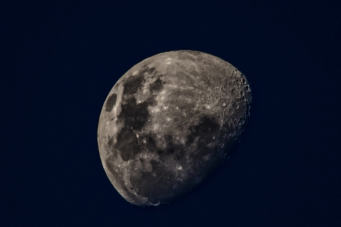 Limpeza energética na Lua Minguante: elimine o que não te serve mais