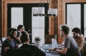 5 tipos de pessoas para se afastar no trabalho: elas serão sua ruína