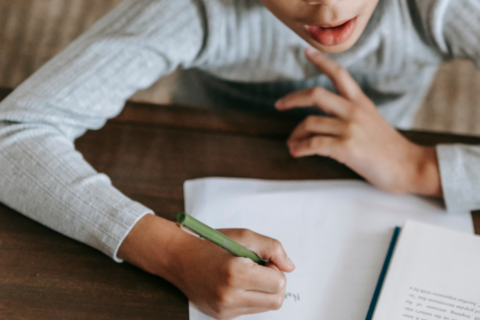 Ditado simples para alfabetização: lista com palavras fáceis