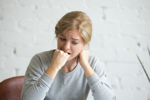 Filipenses 4:6: se estiver ansioso, apresente suas dores a Deus