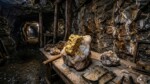 Minerador encontra pepita de ouro de 9 kg com o trator no Alasca; peça é vendida por R$ 3,9 milhões 23 anos depois