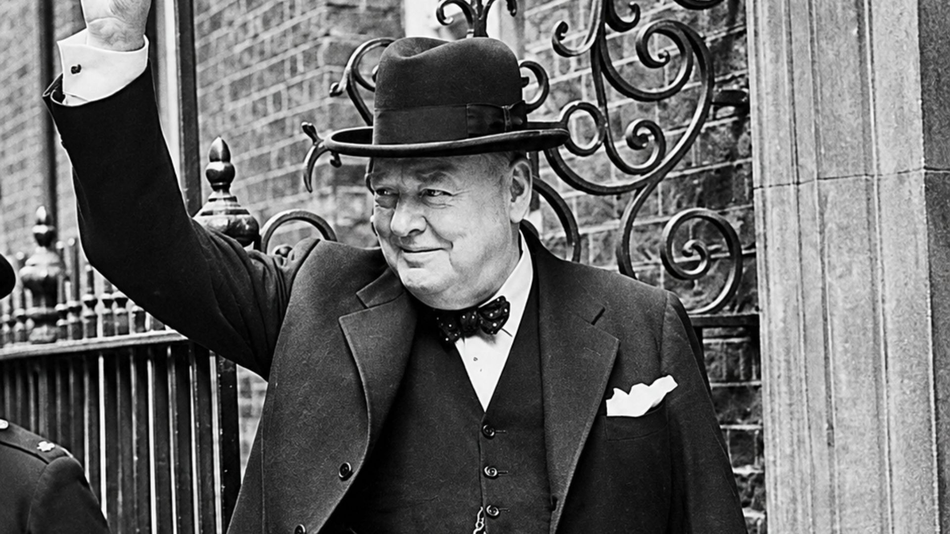 Frase sobre sucesso e fracasso atribuída a Churchill não consta em sua obra