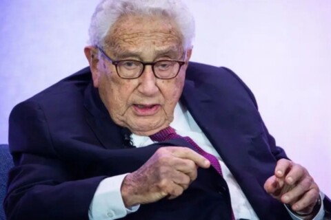 Henry Kissinger ganhou Nobel da Paz, mas sua atuação no Chile, em Bangladesh e no Camboja alimentou acusações de responsabilidade por graves violações